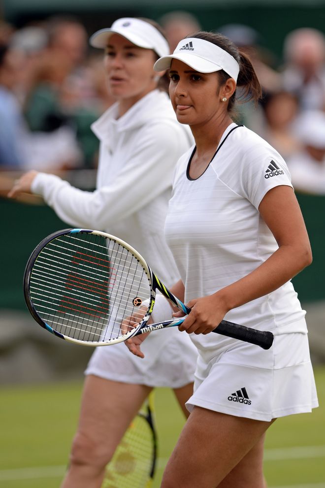 Sania, Bops in quarters, Paes out
