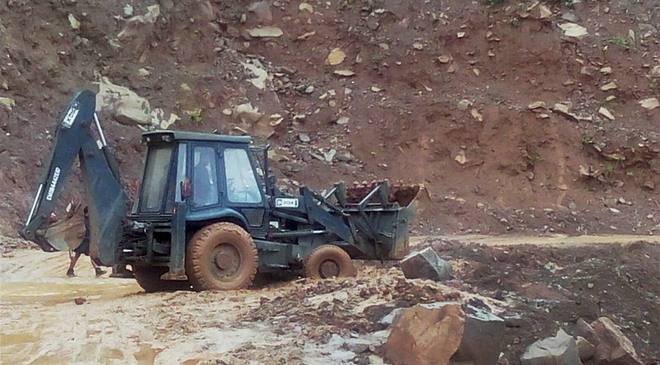 Amarnath yatra suspended as landslides block highway