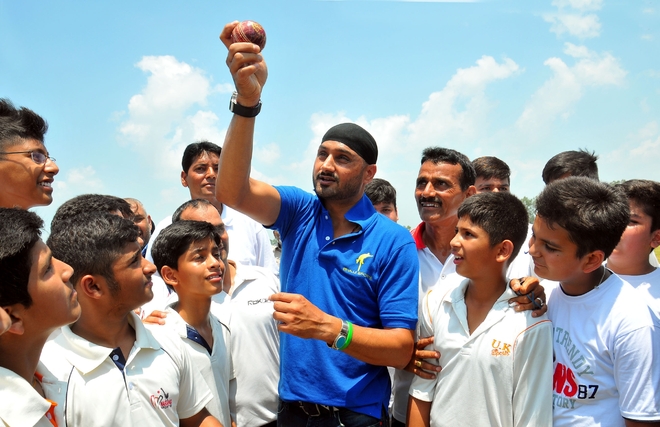 Individual responsibility to keep game clean: Bhajji