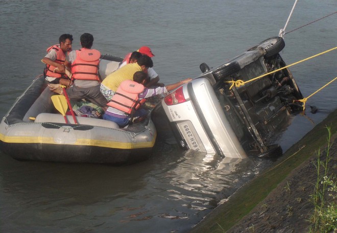 Car falls into canal, five of family killed - The Tribune