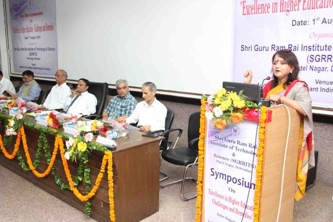 Need to focus on modern trends in education: Prof Garg
