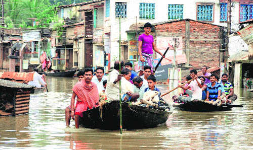 Floods kill over 100 in five states