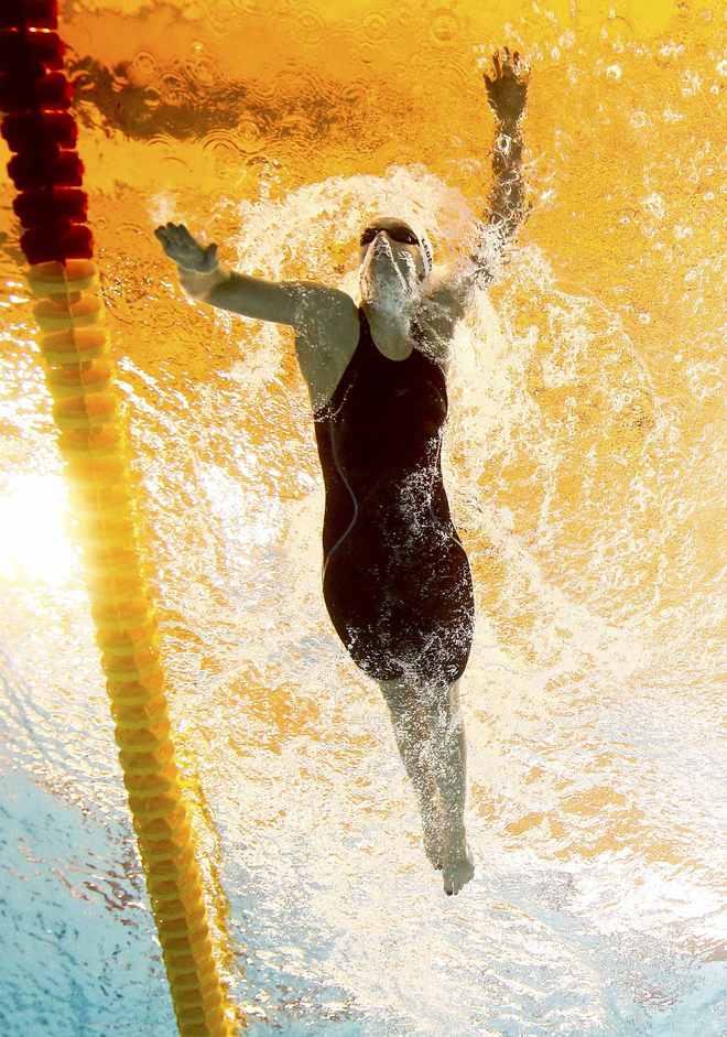 Ledecky betters own  freestyle record
