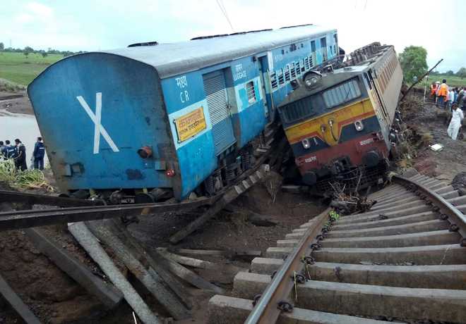 29 killed in MP twin train derailment