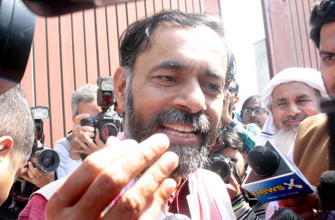 Yogendra Yadav arrested, alleges he was manhandled