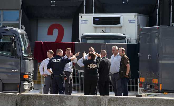 71 migrants, including 8 women and 4 children, found dead in truck in Austria