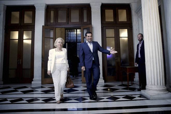 Tsipras in lead as Greece readies for snap elections
