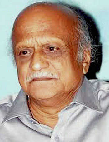 Kannada scholar MM Kalburgi shot dead