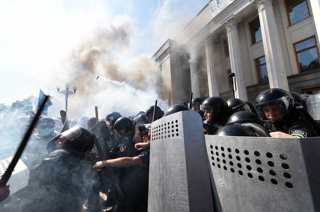 National guardsman killed in protests as Ukraine MPs vote on special status for east