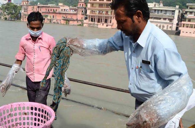 Akhada activists apprise people of ill-effects of polythene bags