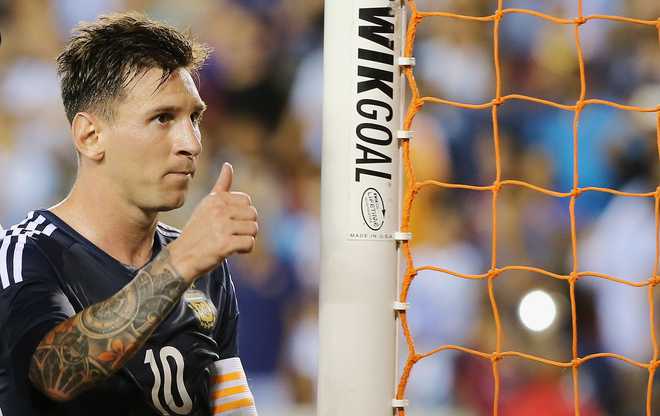 Messi plays like he is in a video game: Azarenka