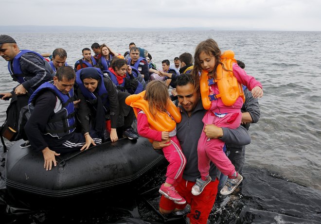 Divided EU Leaders To Offer Cash For Syrian Refugees : The Tribune India