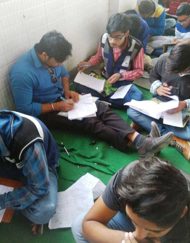 ‘Mass copying’ in Bhiwani college