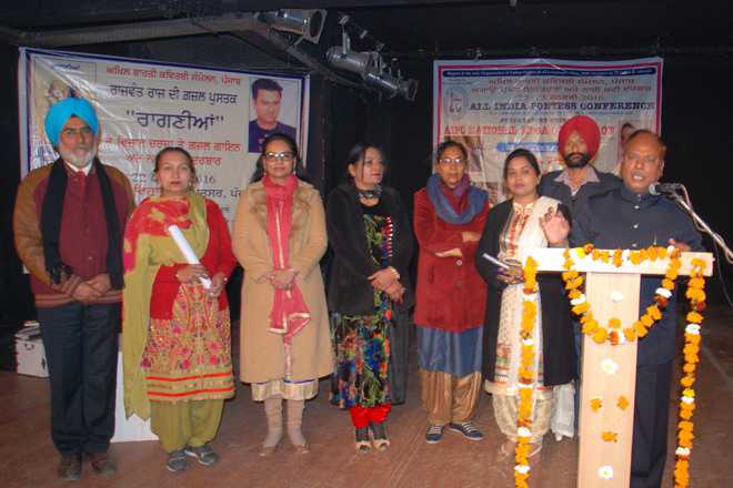 Women writers, poets attend All-India Poetess Conference