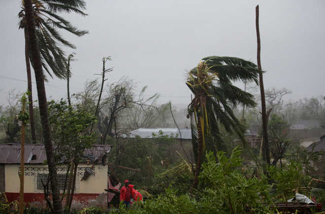 Hurricane Matthew hits Cuba, Haiti with 140-mile/hour winds