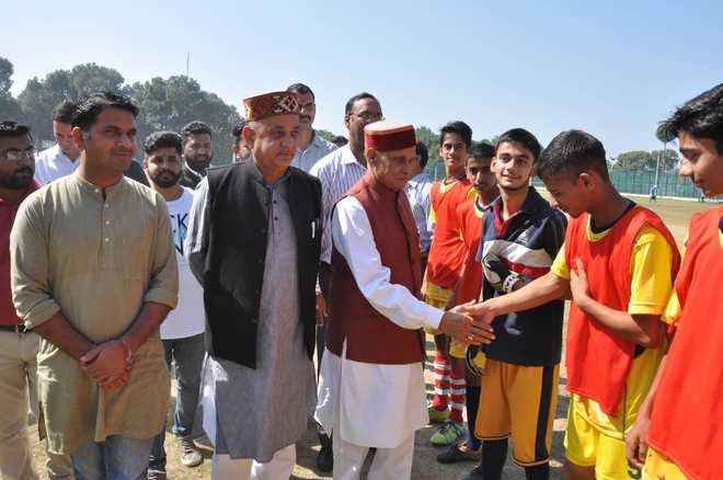 Sportspersons should be disciplined: Dhumal