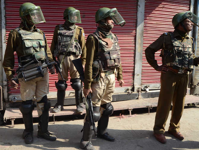 Clashes continue in Kashmir