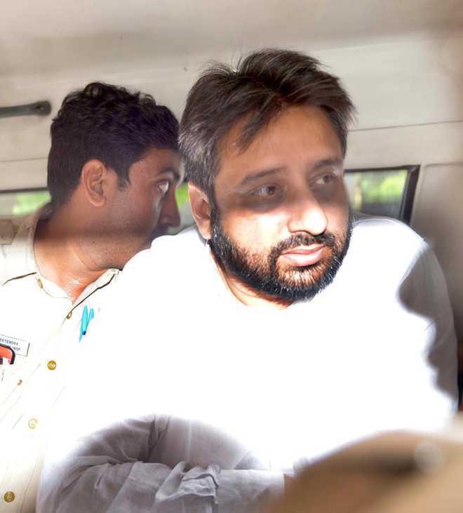 Another FIR against AAP MLA Amanatullah; now for threatening people