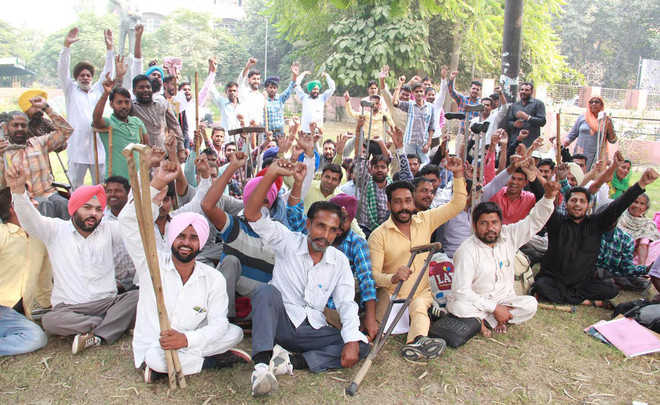 Physically challenged assn protests, threatens to intensify stir