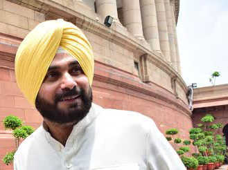 Navjot Sidhu faces trial for taking help of official in poll