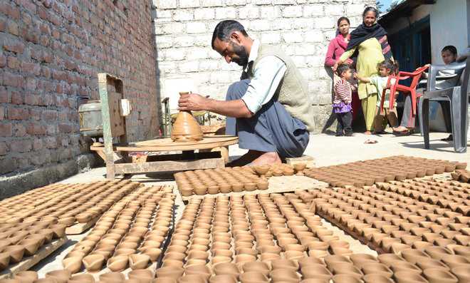 Pottery business takes a hit in Mandi