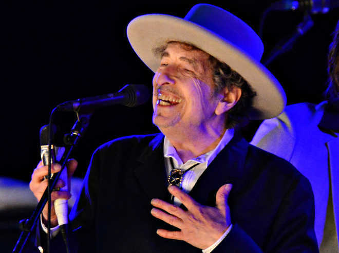 Dylan says Nobel left him ‘speechless’; appreciates the honour