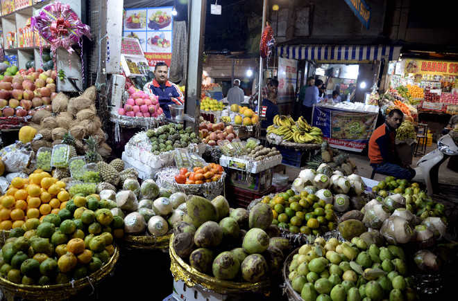 Small-time vendors make quick bucks : The Tribune India