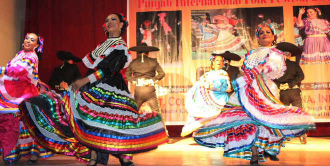 Mexican performers mesmerise at GCG : The Tribune India