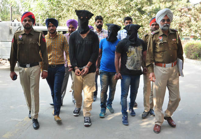 3 notorious gangsters nabbed