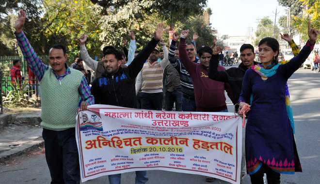 MNREGA workers hold rally, demand regular jobs