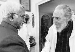Indian leaders pay homage to Fidel Castro