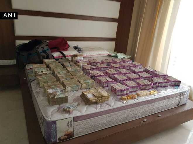 Over Rs 4 cr cash in new currency seized in Bengaluru