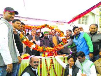 CM opens Kirtinagar tehsil building