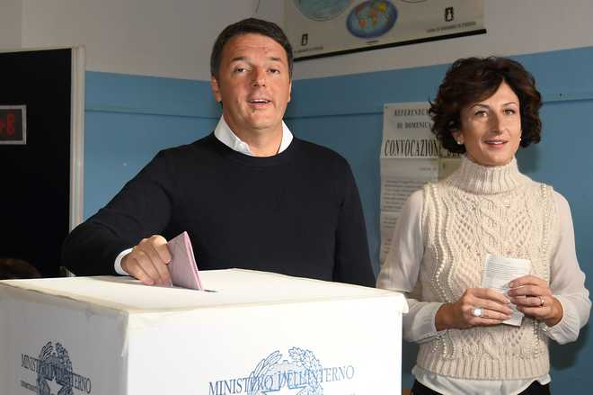 Renzi’s future on the line as Italy votes on constitutional referendum