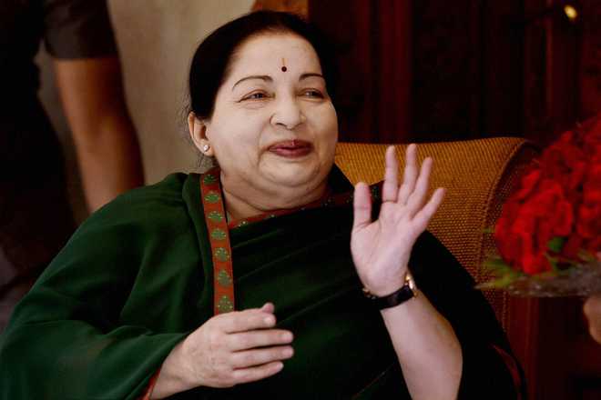 Jayalalithaa suffers cardiac arrest hours after party said she was well