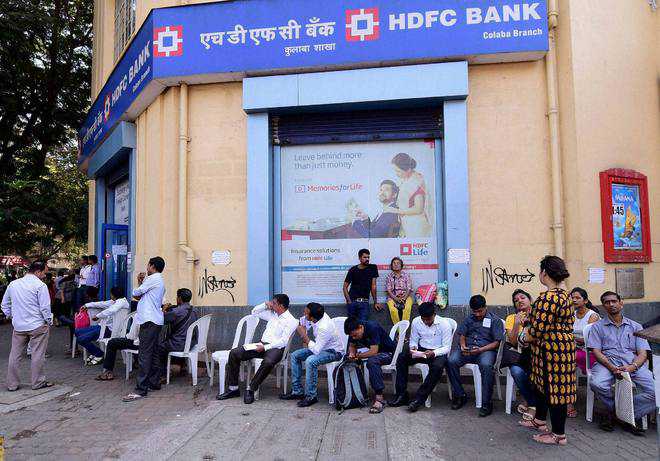 Cash crunch: Bankers refute govt, RBI claim; union threatens strike
