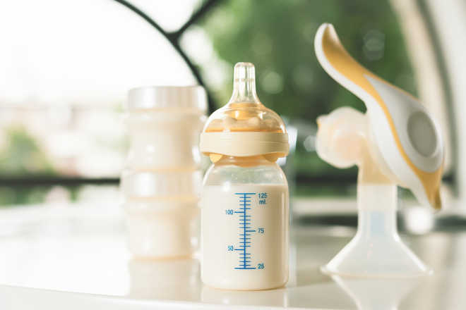 New moms moving towards pumped breast milk