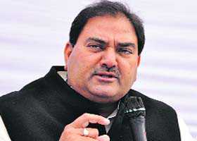Narrow escape for Abhay Chautala as vehicle stuck in pile-up due to fog