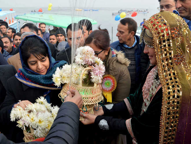 Kashmir safest place for tourists: CM