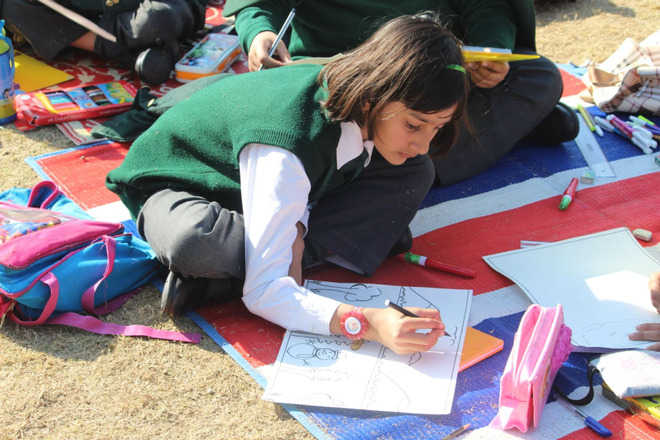 Students express emotions on canvas - The Tribune