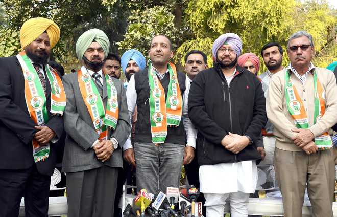Four AAP leaders join Congress