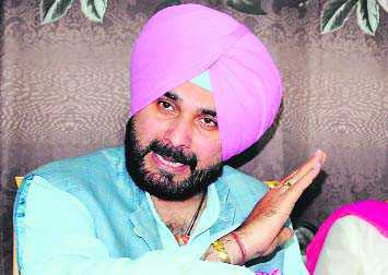 Jaitley wants RSS activist Grewal pitted against Sidhu