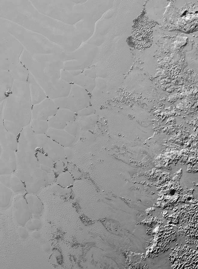 NASA spacecraft spots ''floating'' hills on Pluto