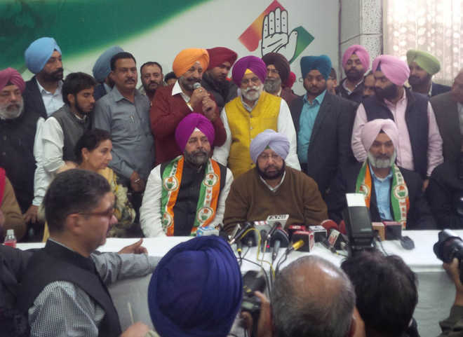 Expelled from SAD, Deepinder Dhillon, Harry Mann join Cong