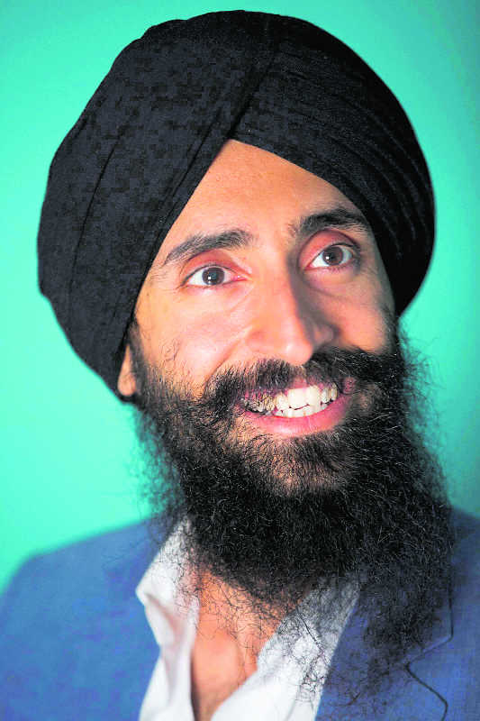 Turban row: Airlines says sorry to Sikh actor