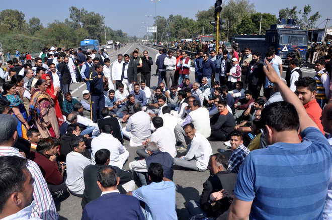 Jat agitation: Arson, violence continue unchecked; hope from meeting with Home Minister