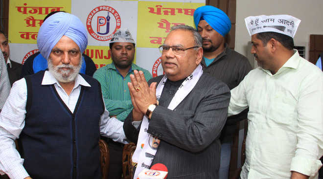 Retired IFS officer joins AAP