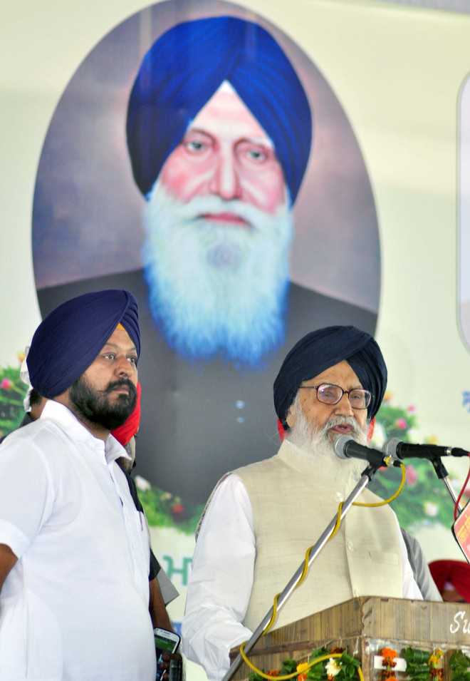 AAP is band of fugitives: Badal