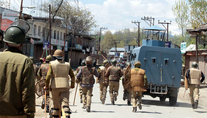 Kashmir unrest: Centre rushes additional paramilitary forces