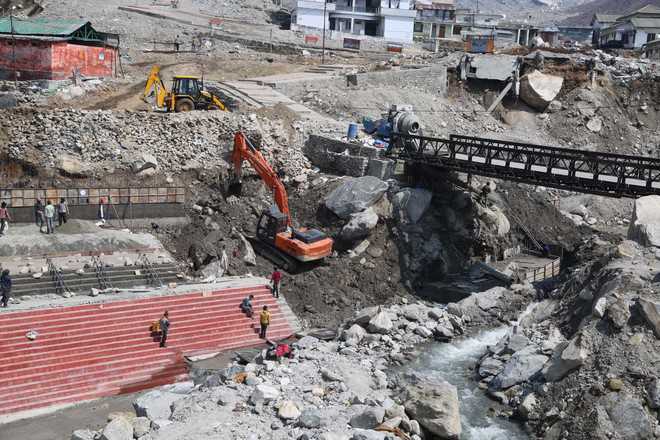 NIM workers start work on protection wall at Kedarnath
